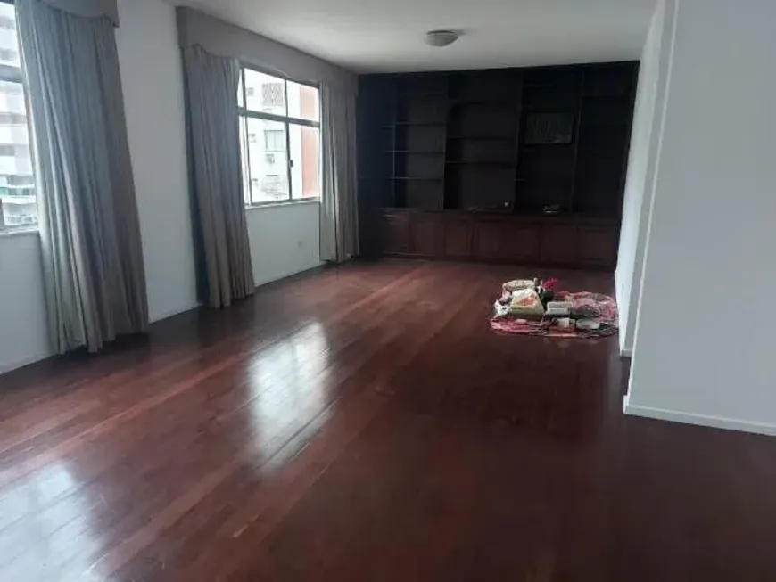 Foto 1 de Apartamento com 4 Quartos à venda, 170m² em Icaraí, Niterói