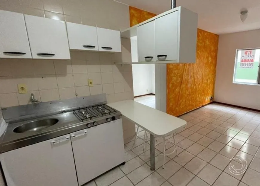 Foto 1 de Apartamento com 1 Quarto à venda, 33m² em Carvoeira, Florianópolis