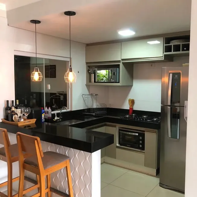 Foto 1 de Sobrado com 2 Quartos à venda, 80m² em Loteamento Vida Nova, Uberlândia