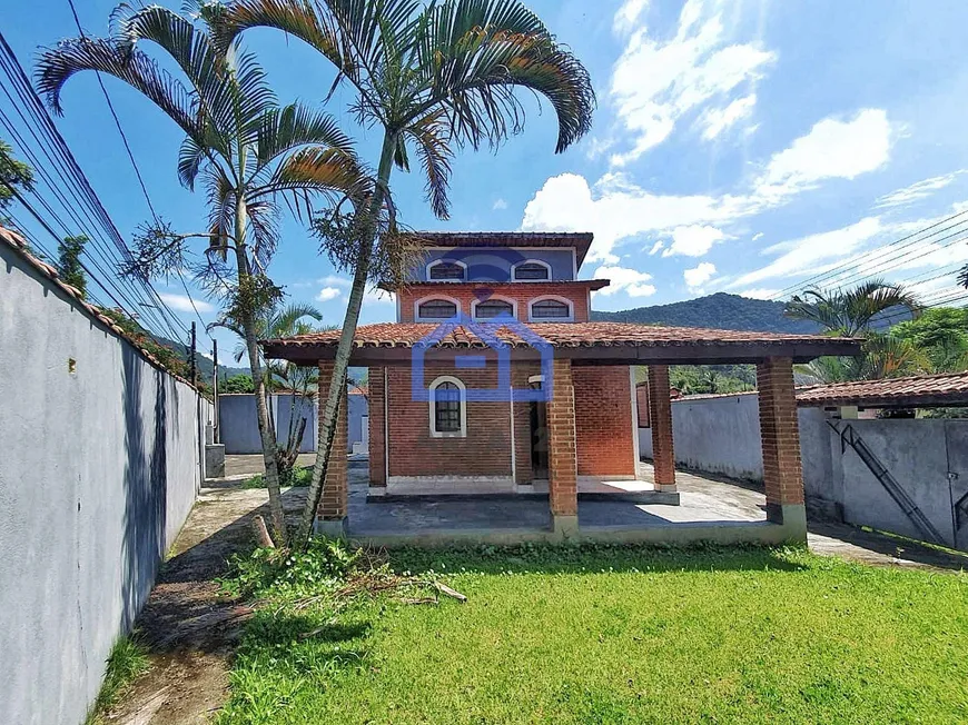 Foto 1 de Sobrado com 3 Quartos à venda, 130m² em Martim de Sa, Caraguatatuba