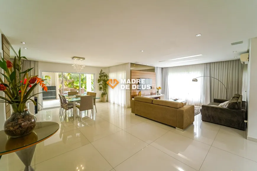 Foto 1 de Casa de Condomínio com 4 Quartos à venda, 343m² em Coacu, Eusébio