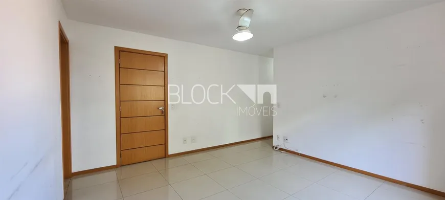 Foto 1 de Apartamento com 2 Quartos à venda, 59m² em Taquara, Rio de Janeiro