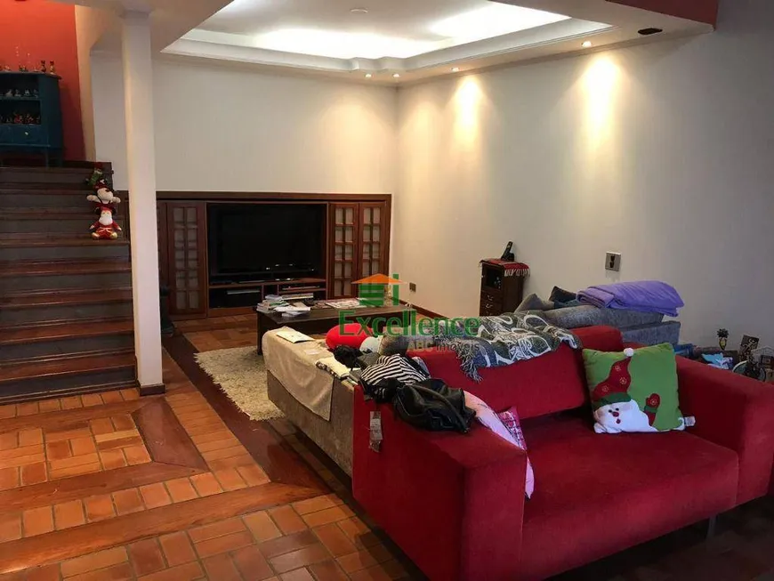 Foto 1 de Sobrado com 3 Quartos à venda, 250m² em Vila Bastos, Santo André