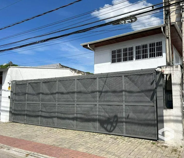Foto 1 de Sobrado com 7 Quartos para venda ou aluguel, 380m² em Jardim das Indústrias, São José dos Campos