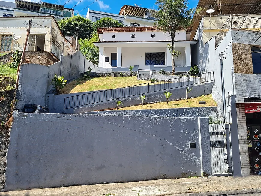 Foto 1 de Casa com 3 Quartos à venda, 89m² em São Mateus, Juiz de Fora