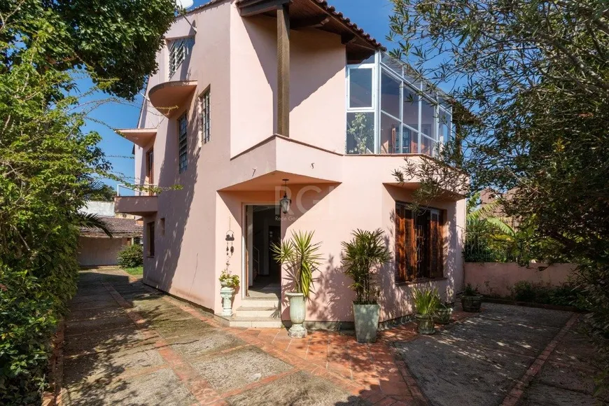 Foto 1 de Casa com 3 Quartos à venda, 252m² em Serraria, Porto Alegre
