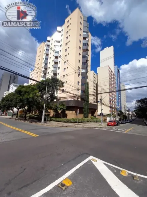 Foto 1 de Apartamento com 2 Quartos à venda, 61m² em Cristo Rei, Curitiba