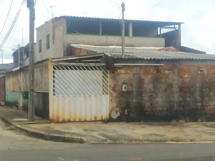Foto 1 de Sobrado com 6 Quartos à venda, 100m² em Recanto das Emas, Brasília