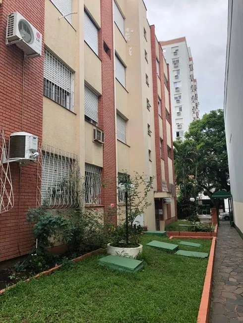 Foto 1 de Apartamento com 2 Quartos à venda, 46m² em Menino Deus, Porto Alegre
