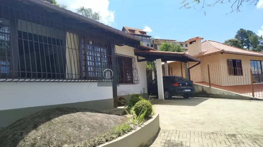 Foto 1 de Casa com 4 Quartos à venda, 300m² em Iúcas, Teresópolis