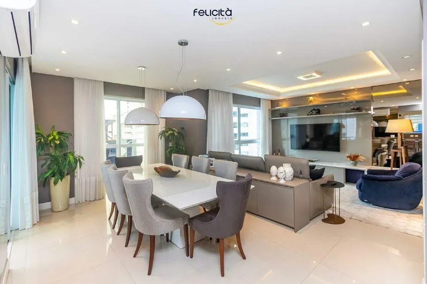 Foto 1 de Apartamento com 4 Quartos à venda, 162m² em Centro, Balneário Camboriú