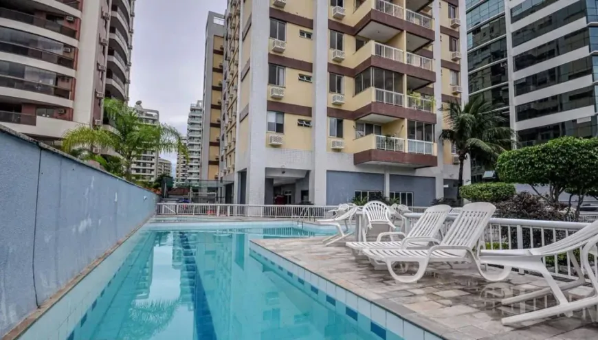 Foto 1 de Apartamento com 2 Quartos à venda, 65m² em Barra Olimpica, Rio de Janeiro