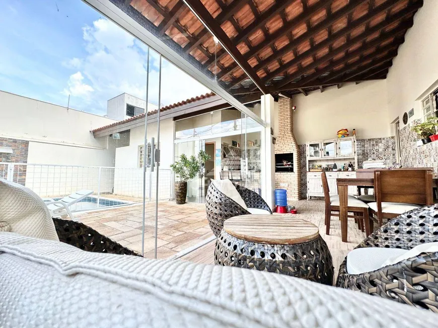 Foto 1 de Casa com 3 Quartos à venda, 190m² em Vila Nastri, Itapetininga