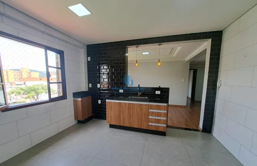 Foto 1 de Apartamento com 3 Quartos para alugar, 115m² em Centro, São Lourenço