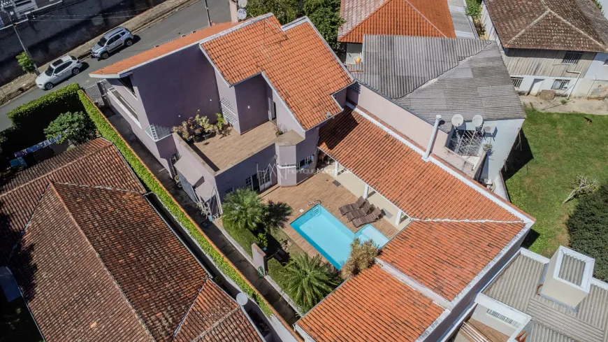 Foto 1 de Casa com 3 Quartos à venda, 352m² em Mossunguê, Curitiba