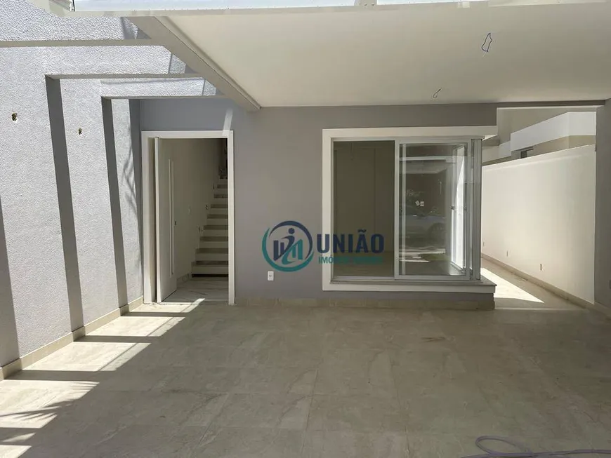 Foto 1 de Casa de Condomínio com 4 Quartos à venda, 170m² em Itaipu, Niterói