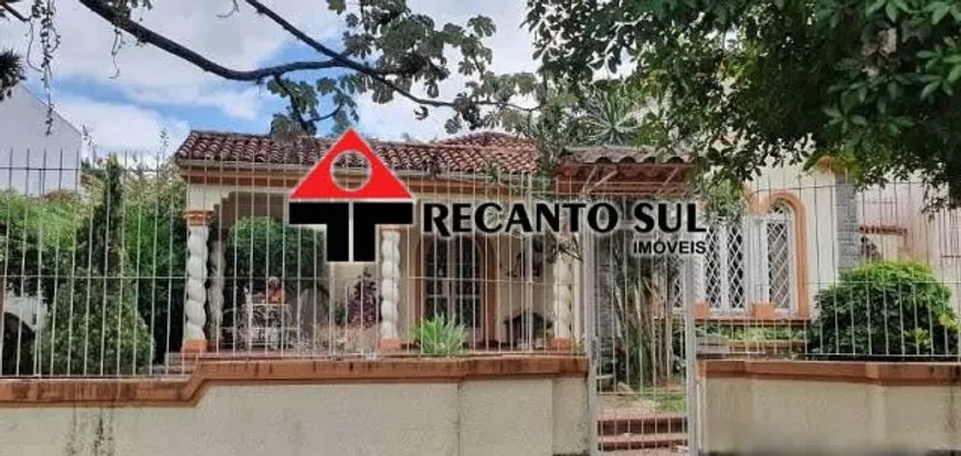 Foto 1 de Casa com 4 Quartos à venda, 234m² em Vila Assunção, Porto Alegre