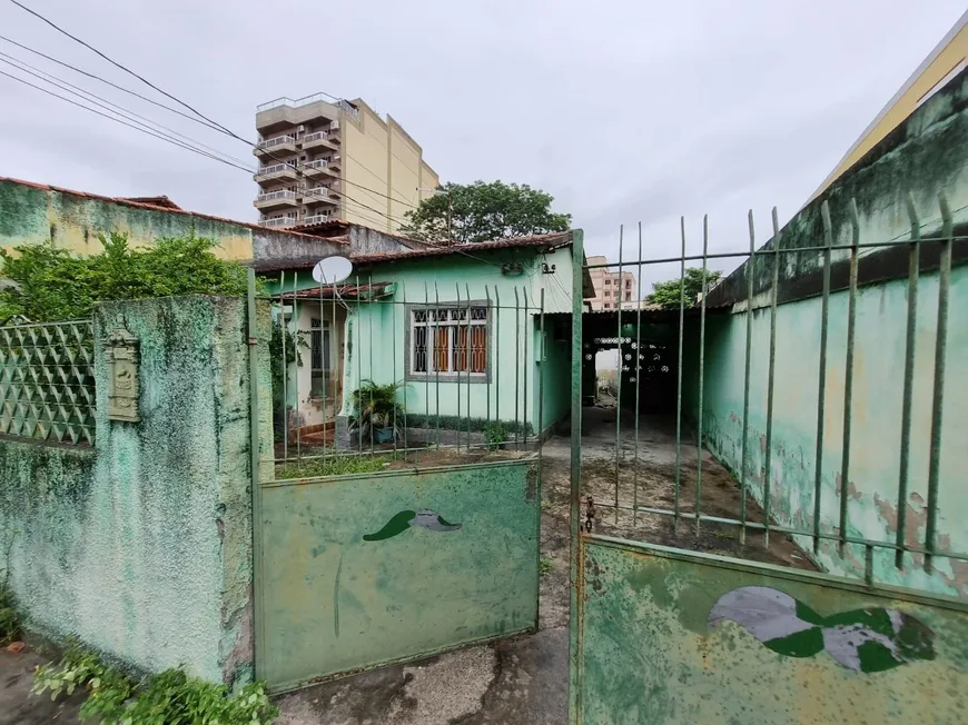 Foto 1 de Casa com 2 Quartos à venda, 261m² em Caonze, Nova Iguaçu