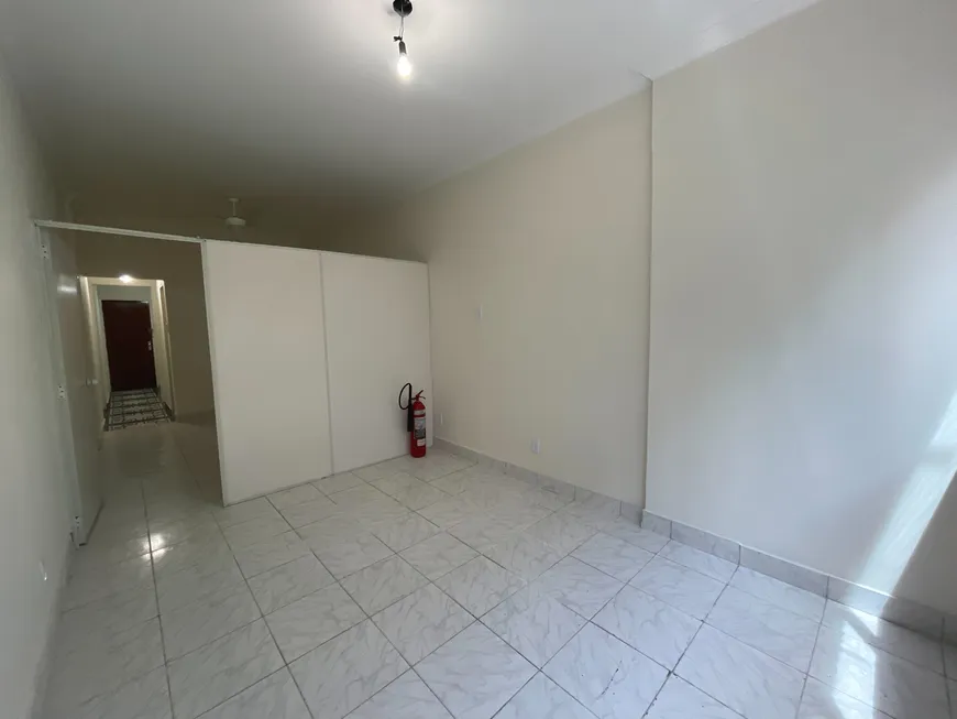 Foto 1 de Apartamento com 1 Quarto para venda ou aluguel, 40m² em Copacabana, Rio de Janeiro