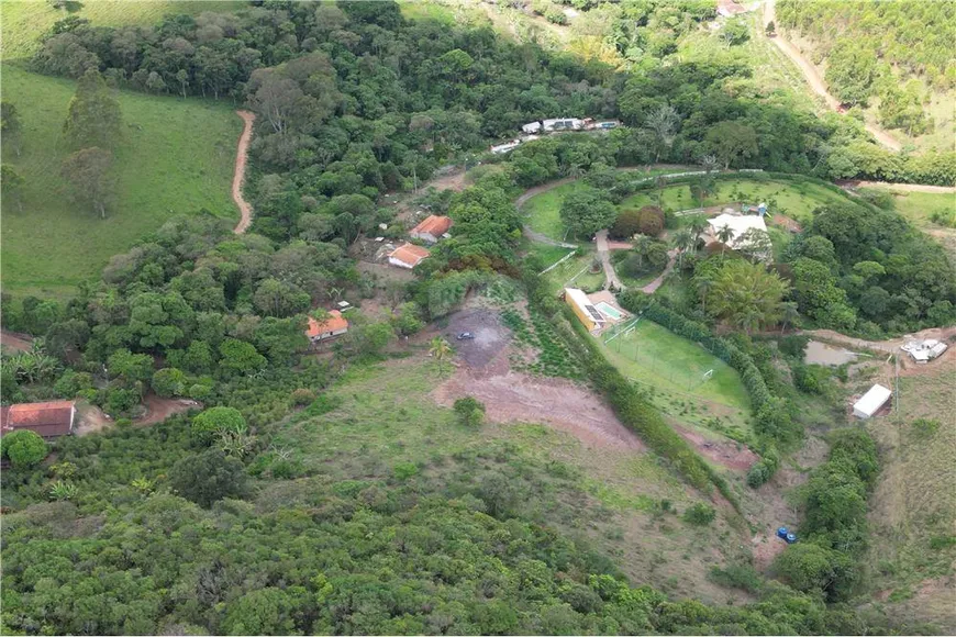 Foto 1 de Fazenda/Sítio à venda, 30000m² em Centro, Caldas