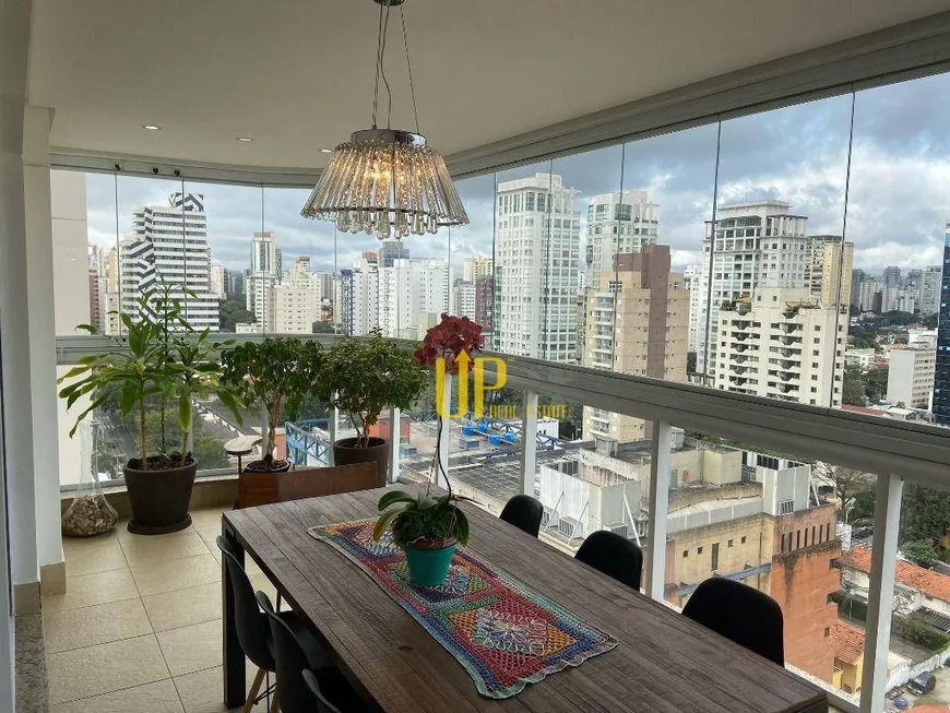 Foto 1 de Apartamento com 3 Quartos à venda, 120m² em Vila Olímpia, São Paulo