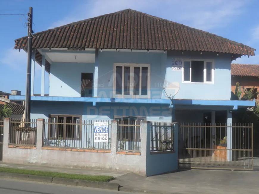 Foto 1 de Sobrado com 4 Quartos à venda, 160m² em Vila Cubatão, Joinville