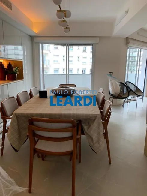 Foto 1 de Apartamento com 2 Quartos à venda, 195m² em Jardim América, São Paulo