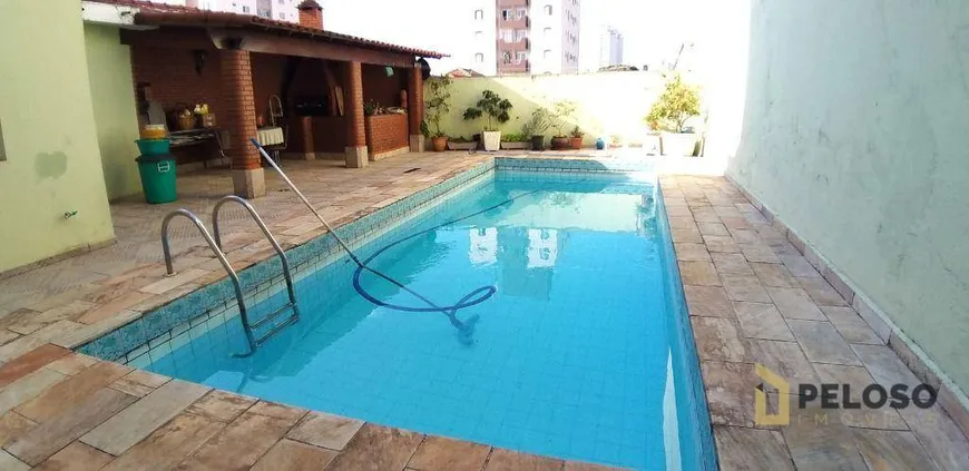 Foto 1 de Sobrado com 4 Quartos à venda, 350m² em Santa Teresinha, São Paulo