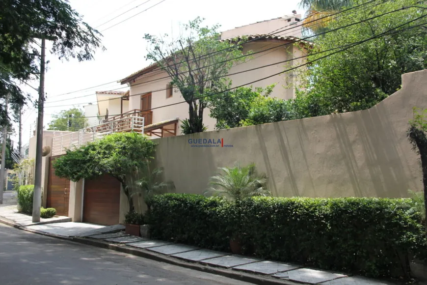 Foto 1 de Sobrado com 3 Quartos para alugar, 280m² em Jardim Leonor, São Paulo