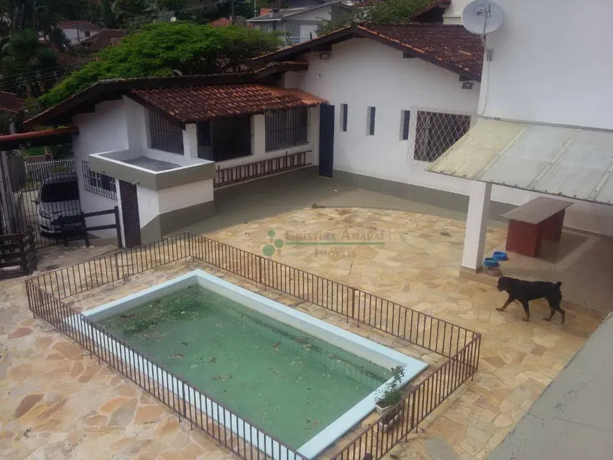 Foto 1 de Casa com 5 Quartos à venda, 300m² em Iúcas, Teresópolis
