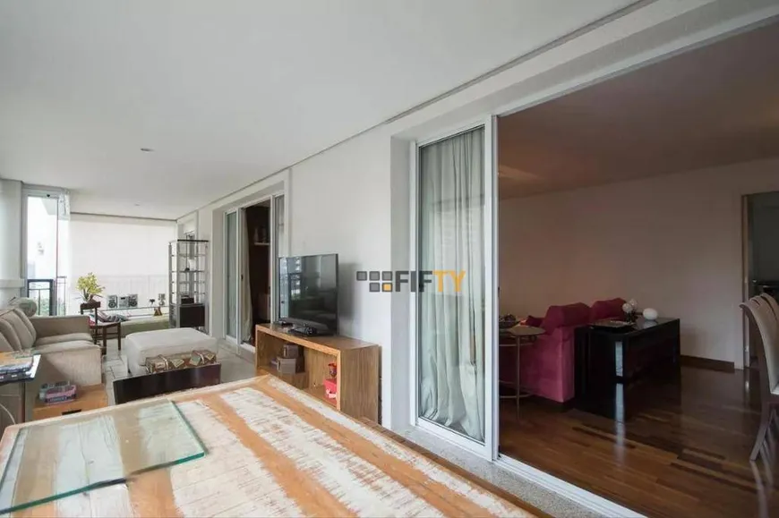 Foto 1 de Apartamento com 4 Quartos à venda, 216m² em Campo Belo, São Paulo