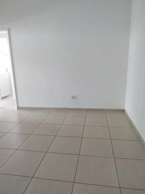 Foto 1 de Apartamento com 2 Quartos para venda ou aluguel, 60m² em Jardim Guanabara, Rio de Janeiro