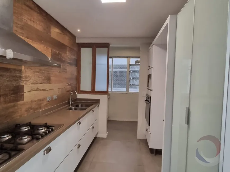 Foto 1 de Apartamento com 3 Quartos à venda, 120m² em Coqueiros, Florianópolis