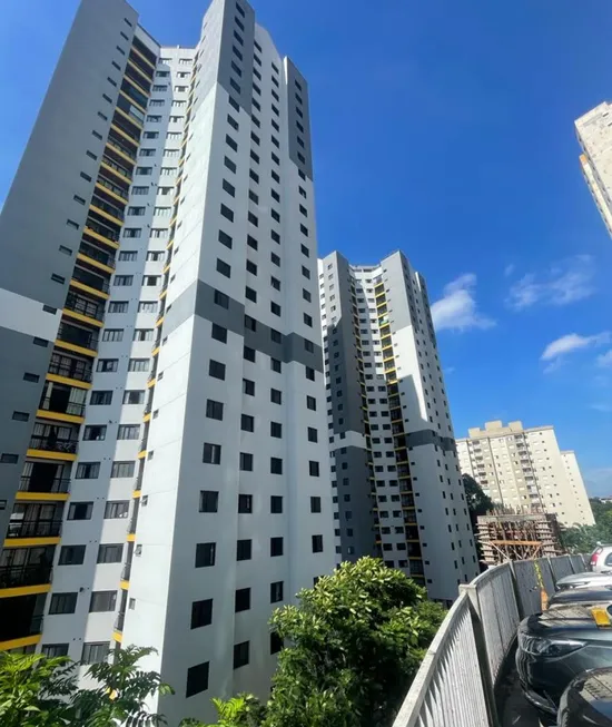 Foto 1 de Apartamento com 2 Quartos à venda, 68m² em Jardim Henriqueta, Taboão da Serra