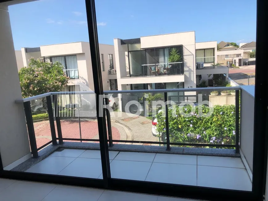 Foto 1 de Casa de Condomínio com 3 Quartos para venda ou aluguel, 138m² em Recreio Dos Bandeirantes, Rio de Janeiro