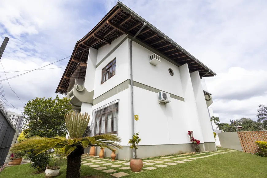 Foto 1 de Casa com 7 Quartos à venda, 422m² em Ponta Aguda, Blumenau