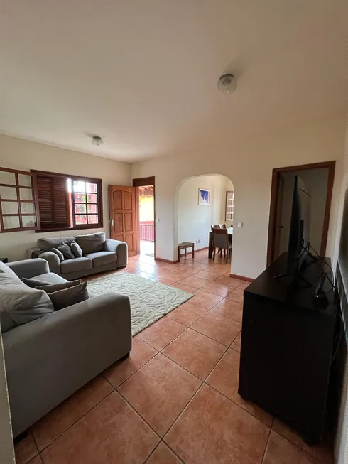 Foto 1 de Casa com 4 Quartos à venda, 146m² em Pirajá, Belo Horizonte