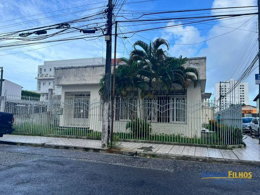 Foto 1 de Casa com 3 Quartos à venda, 450m² em Treze de Julho, Aracaju