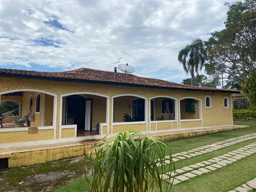 Foto 1 de Fazenda/Sítio com 3 Quartos à venda, 20000m² em Vila Caputera, Mogi das Cruzes