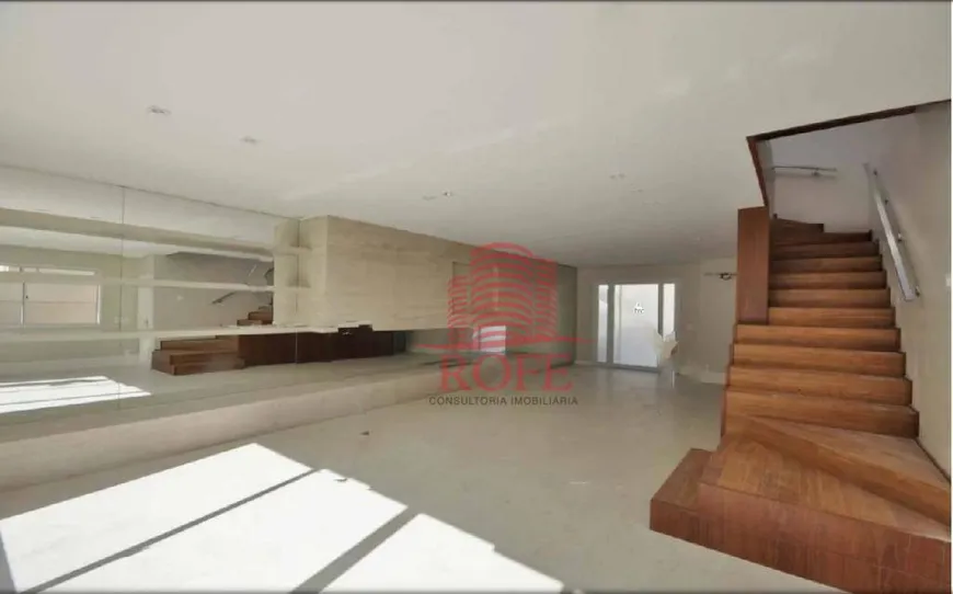 Foto 1 de Casa de Condomínio com 3 Quartos à venda, 324m² em Brooklin, São Paulo
