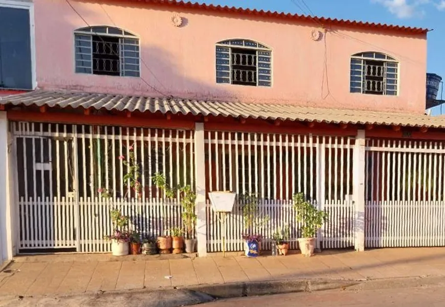 Foto 1 de Casa com 2 Quartos à venda, 180m² em Recanto das Emas, Brasília