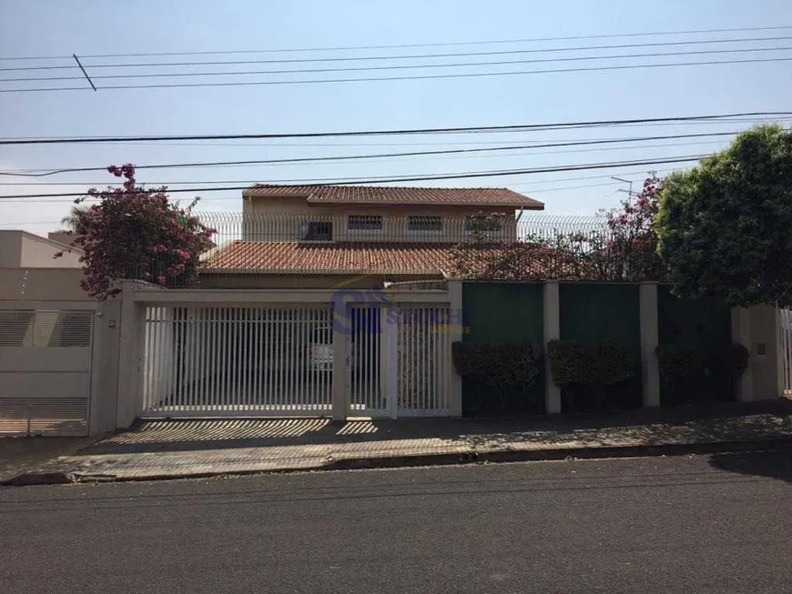 Foto 1 de Sobrado com 3 Quartos à venda, 266m² em Vila Harmonia, Araraquara