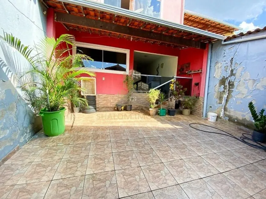 Foto 1 de Casa com 4 Quartos à venda, 180m² em Parque Xangri La, Contagem