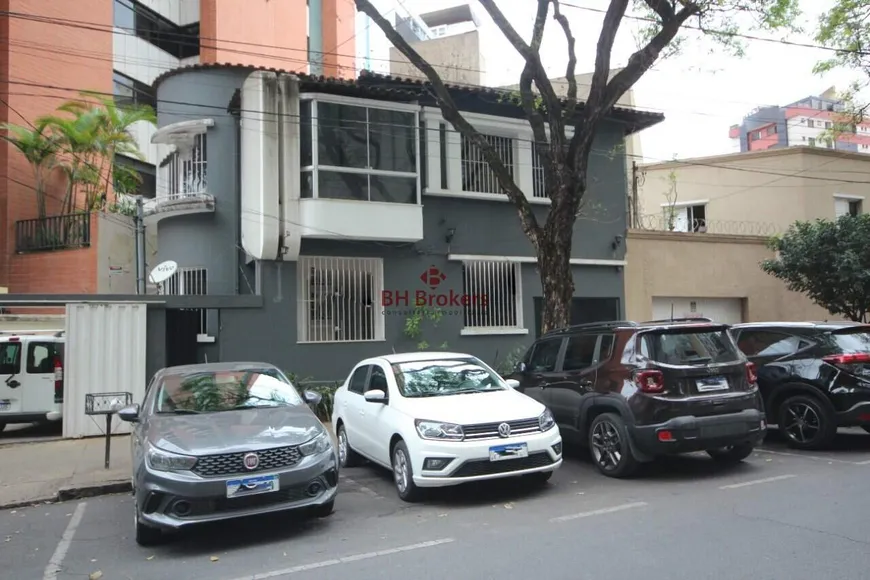 Foto 1 de Casa com 5 Quartos à venda, 198m² em Lourdes, Belo Horizonte