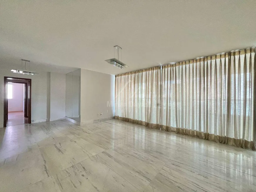 Foto 1 de Apartamento com 4 Quartos à venda, 145m² em Santo Antônio, Belo Horizonte