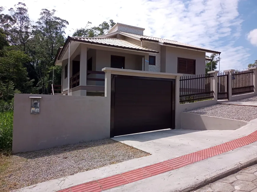 Foto 1 de Casa com 3 Quartos à venda, 130m² em Fabio Silva, Criciúma