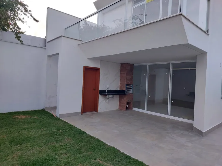 Foto 1 de Casa de Condomínio com 3 Quartos à venda, 350m² em São Pedro, Juiz de Fora