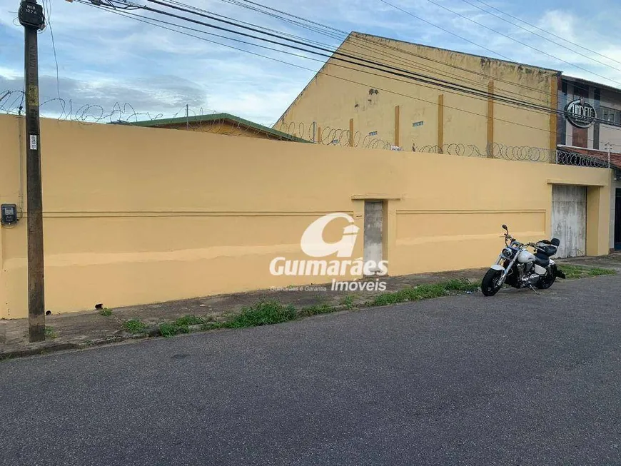 Foto 1 de Casa com 3 Quartos à venda, 627m² em Montese, Fortaleza