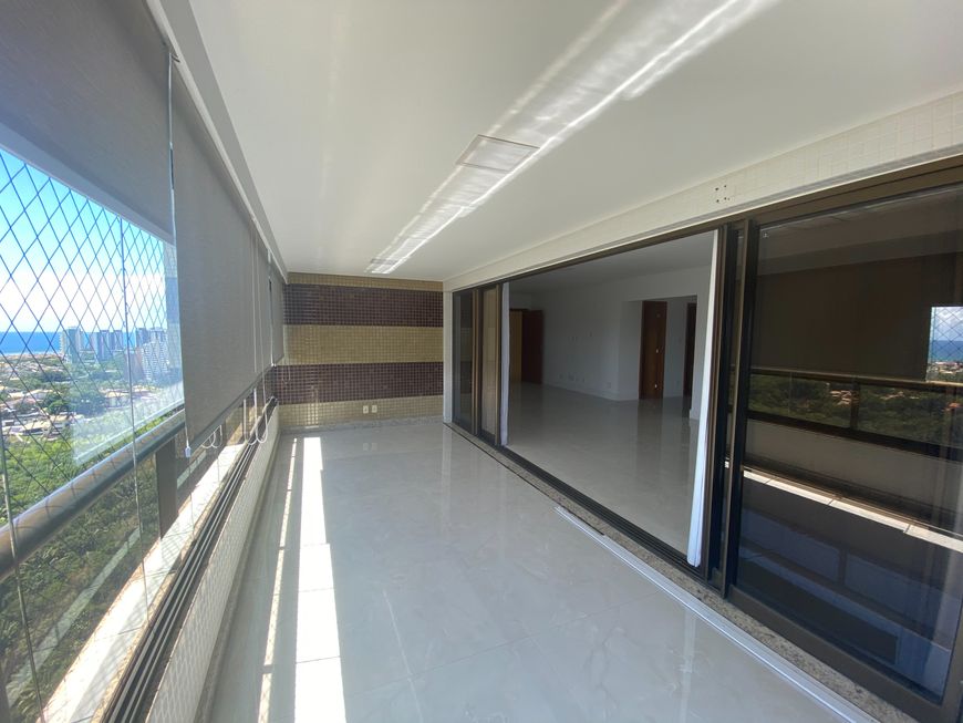 Foto 1 de Apartamento com 7 Quartos para venda ou aluguel, 276m² em Patamares, Salvador