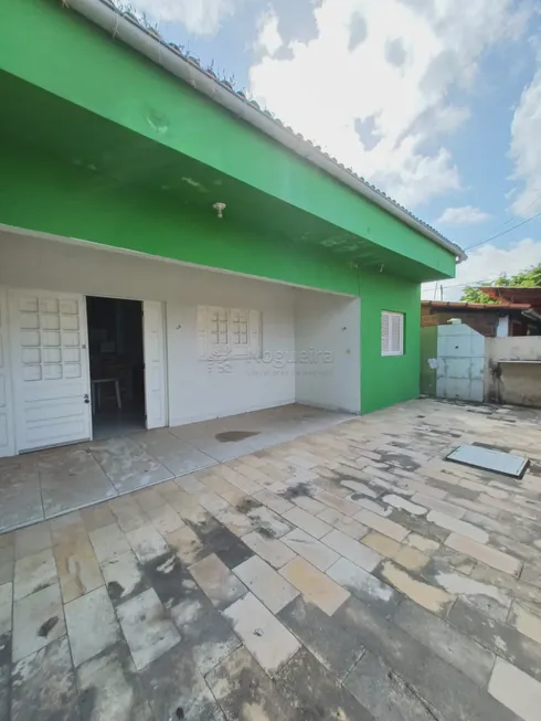 Foto 1 de Casa com 3 Quartos à venda, 50m² em Nossa Senhora do Ó, Ipojuca